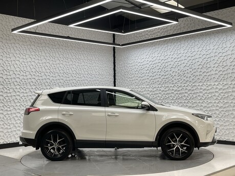 Toyota Rav4 VVT-I ICON AWD TSS 8