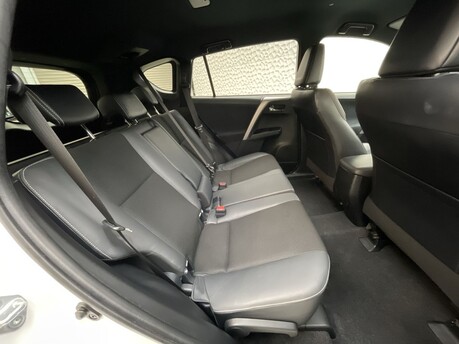 Toyota Rav4 VVT-I ICON AWD TSS 32