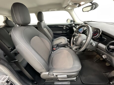 Mini Hatch COOPER CLASSIC 9