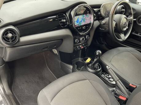 Mini Hatch COOPER CLASSIC 11