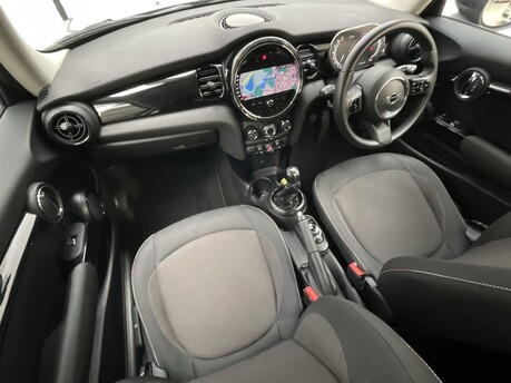 Mini Hatch COOPER CLASSIC 16