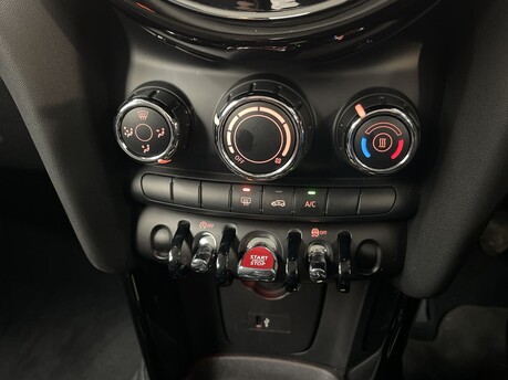 Mini Hatch COOPER CLASSIC 29