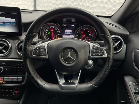 Mercedes-Benz GLA GLA 220 D 4MATIC AMG LINE PREMIUM 18