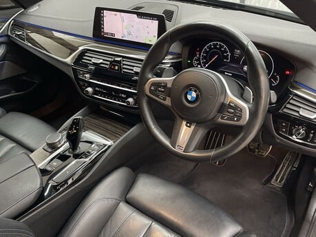 BMW 5 Series 520D M SPORT 10