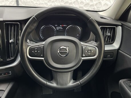 Volvo XC60 D4 MOMENTUM AWD 18