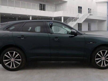 Jaguar F-Pace R-SPORT AWD 12