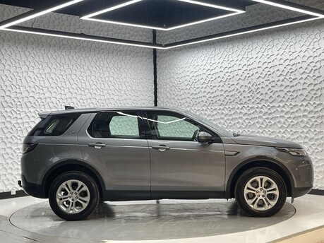 Land Rover Discovery Sport S MHEV 8