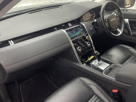 Land Rover Discovery Sport S MHEV 11