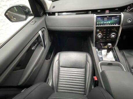 Land Rover Discovery Sport S MHEV 15