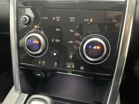 Land Rover Discovery Sport S MHEV 31