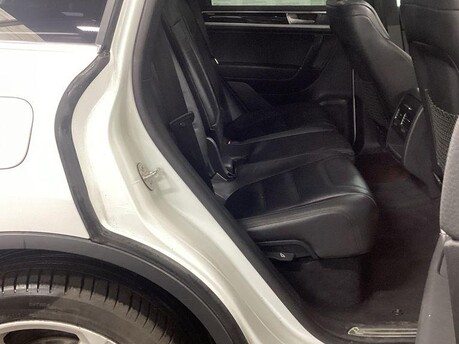 Volkswagen Touareg V6 R-LINE PLUS TDI BLUEMOTION TECHNOLOGY 5