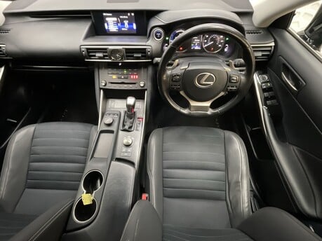 Lexus Is 300H 13