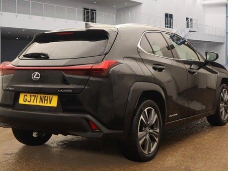 Lexus Ux 300E 10