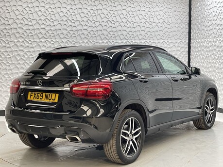 Mercedes-Benz GLA GLA 180 URBAN EDITION 7