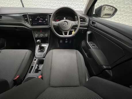 Volkswagen T-Roc S TSI 13