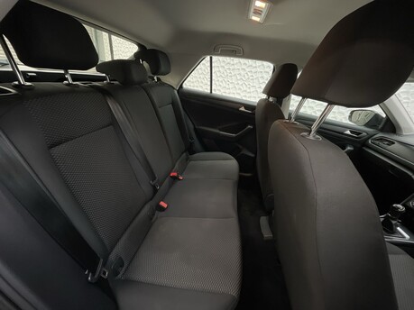 Volkswagen T-Roc S TSI 27