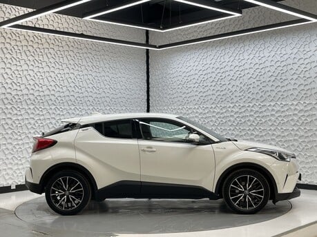 Toyota C-HR EXCEL 8