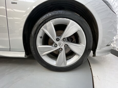 Vauxhall Insignia SRI VX-LINE NAV 41