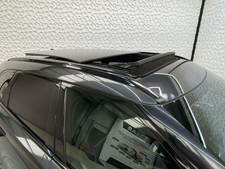 Land Rover Range Rover Velar R-DYNAMIC HSE 18