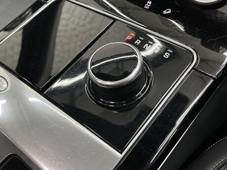 Land Rover Range Rover Velar R-DYNAMIC HSE 31