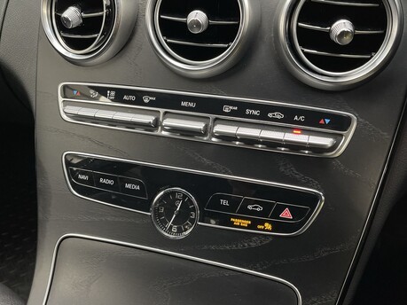 Mercedes-Benz C Class C 300 D AMG LINE PREMIUM 29