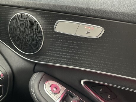 Mercedes-Benz C Class C 300 D AMG LINE PREMIUM 32