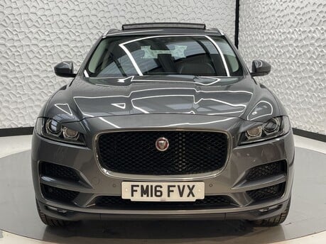 Jaguar F-Pace PORTFOLIO AWD 2