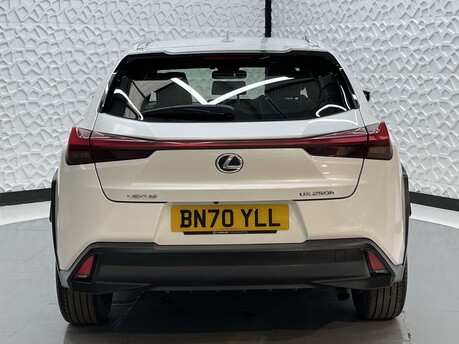 Lexus Ux 250H 6