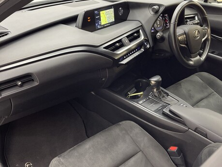Lexus Ux 250H 11