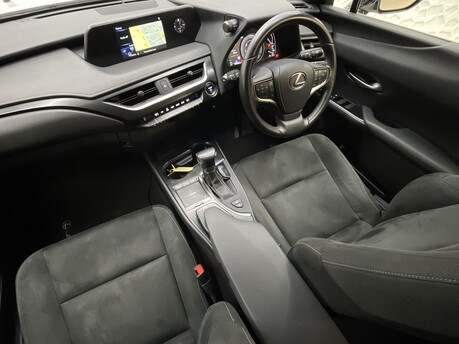 Lexus Ux 250H 14