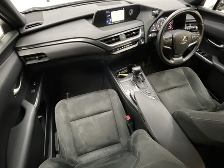 Lexus Ux 250H 16