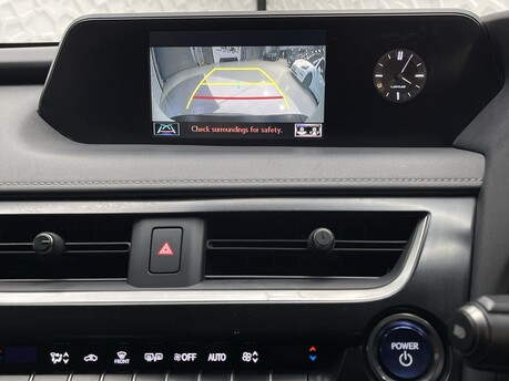 Lexus Ux 250H 24