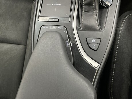 Lexus Ux 250H 27