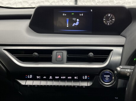 Lexus Ux 250H 28