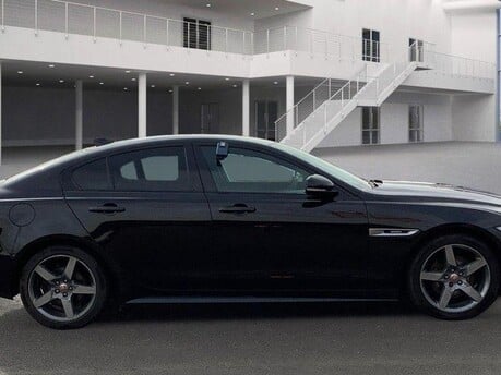 Jaguar XE D R-SPORT 12