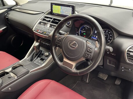Lexus NX 300H 10