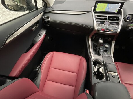 Lexus NX 300H 15