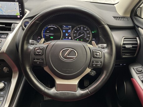 Lexus NX 300H 18