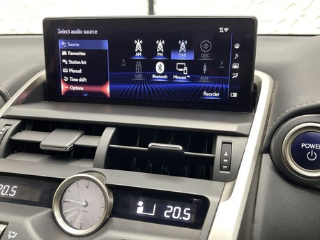 Lexus NX 300H 23