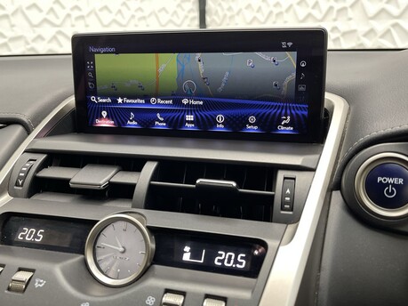 Lexus NX 300H 27