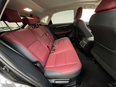 Lexus NX 300H 33