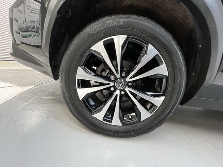 Lexus NX 300H 43