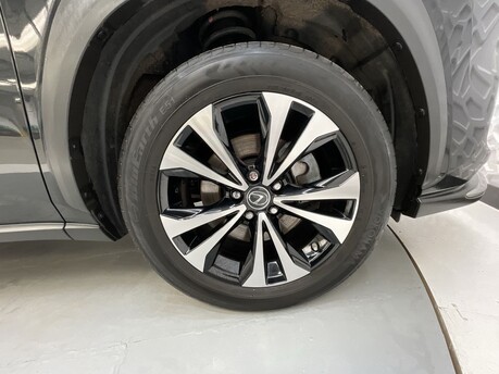 Lexus NX 300H 44