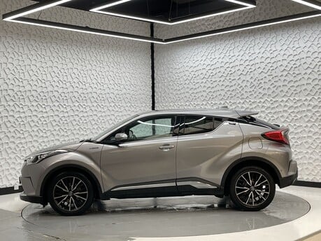 Toyota C-HR EXCEL 4
