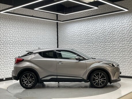 Toyota C-HR EXCEL 8