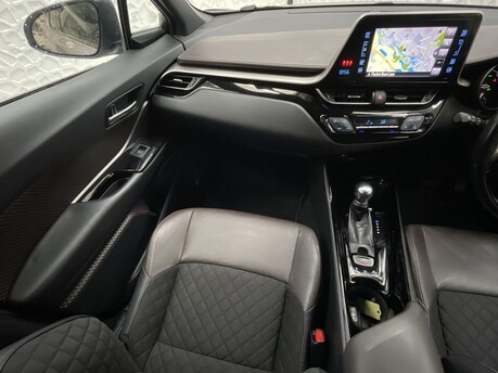 Toyota C-HR EXCEL 15