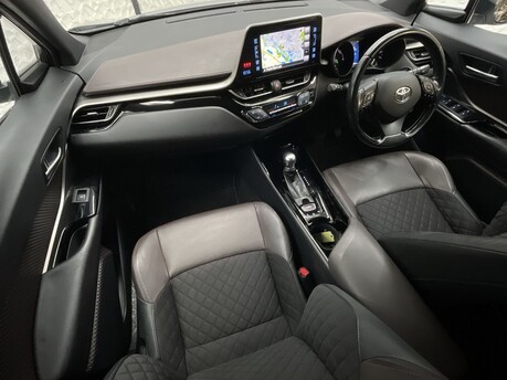 Toyota C-HR EXCEL 16