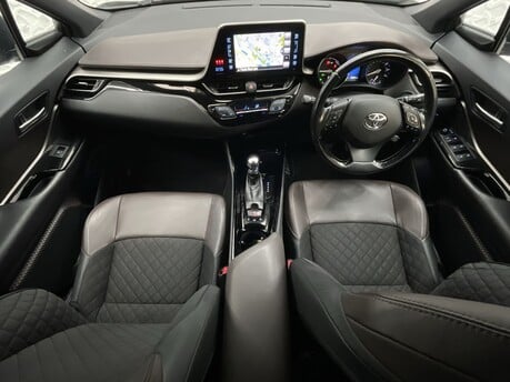 Toyota C-HR EXCEL 17