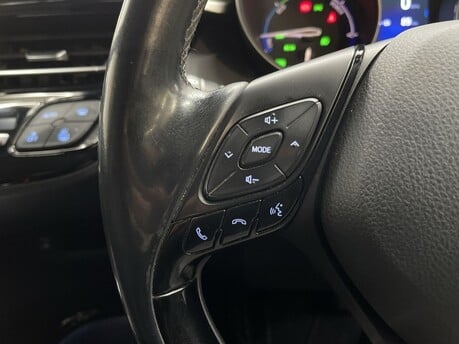 Toyota C-HR EXCEL 19