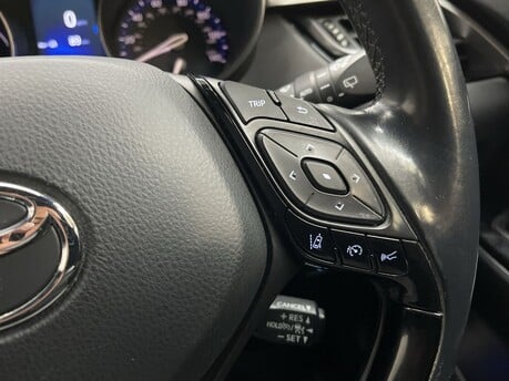 Toyota C-HR EXCEL 20